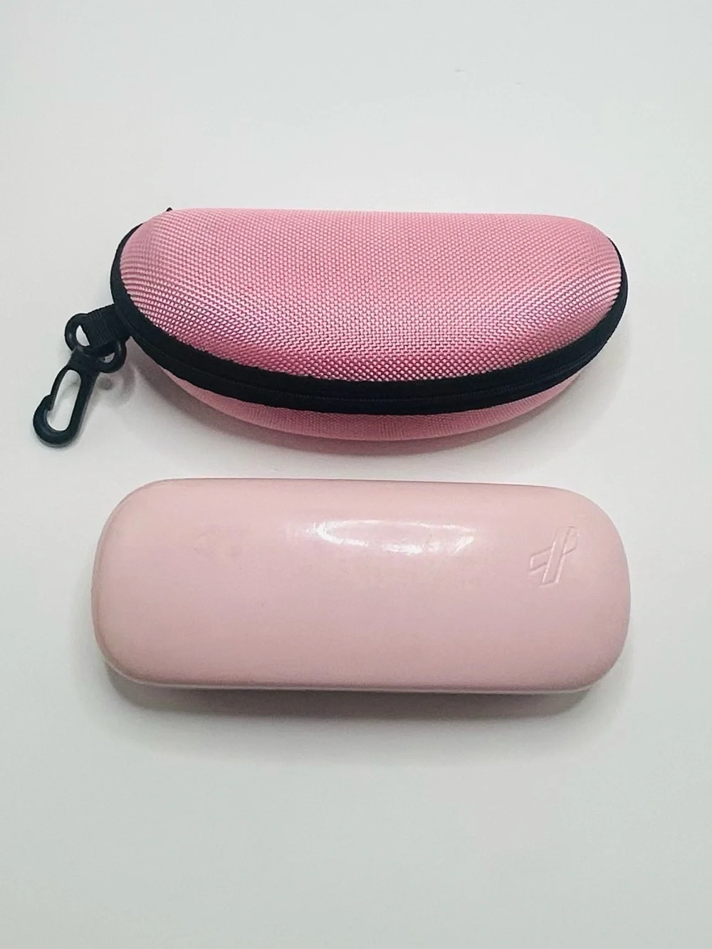 Breast cancer awareness sunglasses with cases